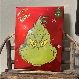 NEW Revolution X Grinch Red Holiday Shadow Palette